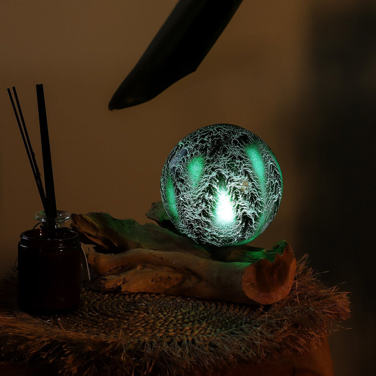 DriftGlow Lamp Emerald Crackle Shade